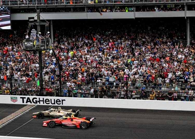 Rosenqvist vence Indy 500 em chegada mais apertada da história