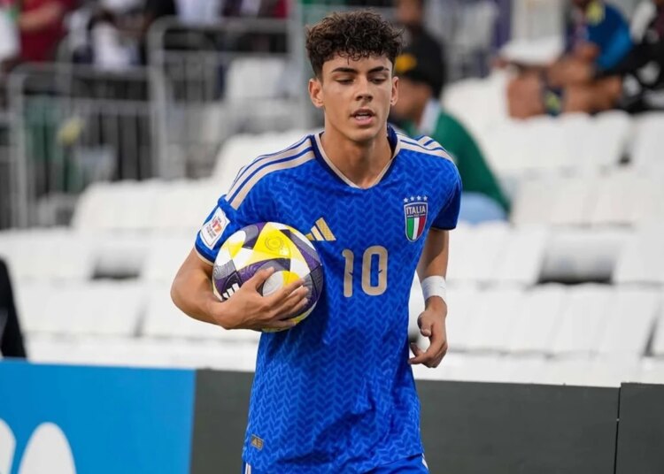Filho de ex-jogador brasileiro puxa renovação da seleção italiana